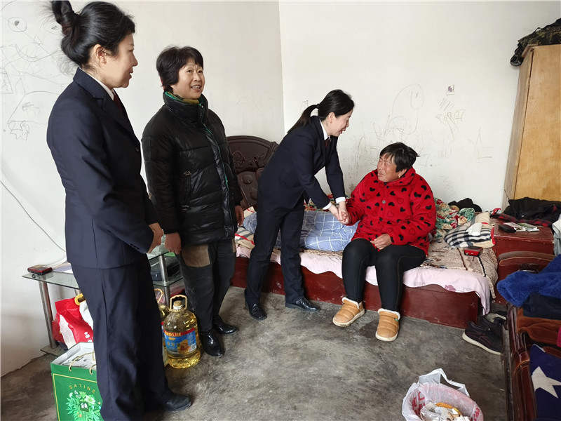 徐圩村送问候1.jpg